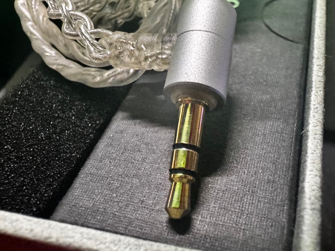 astrotec Lyra Clover リケーブル可能イヤホン 専用ケース付き