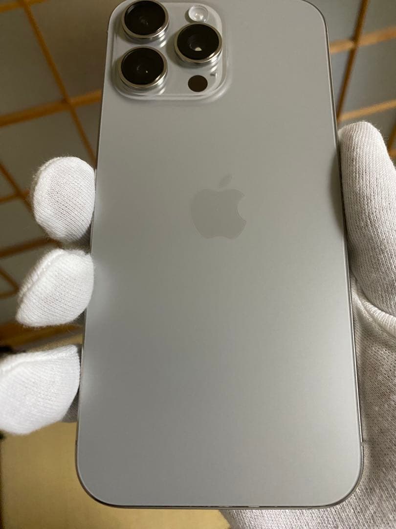 非常に良好な状態。iPhone 16 Pro Max 256GB SIMフリー