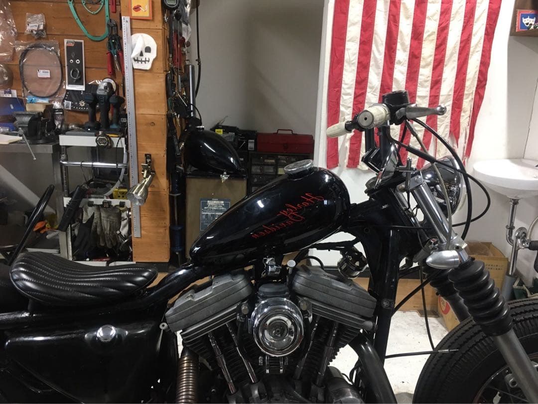 ハーレーダビットソン　マスタングタンク　コック付き