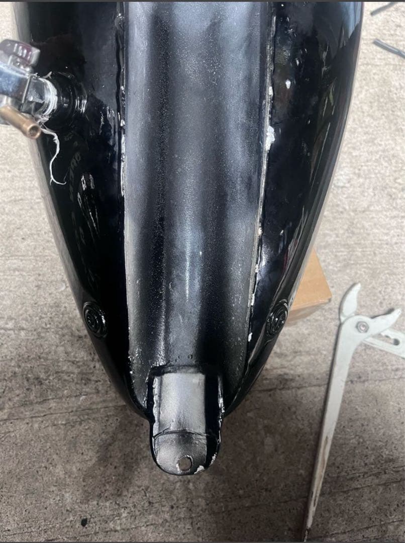 ハーレーダビットソン　マスタングタンク　コック付き