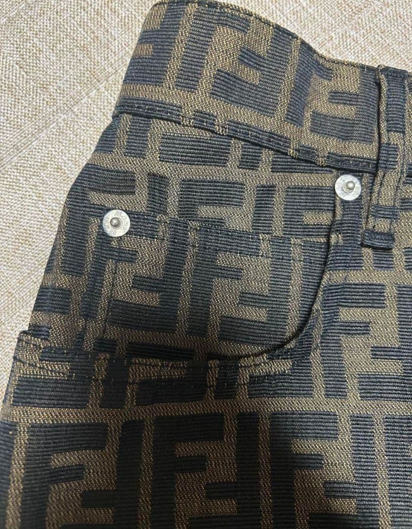 Fendi ロゴパターン タイトスカート