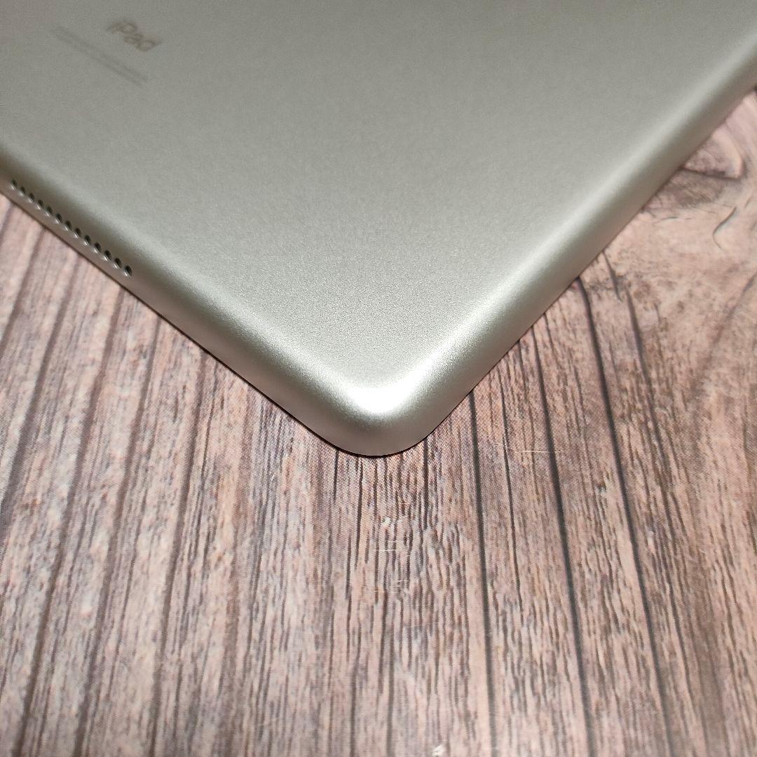iPad 第7世代 32GB シルバー 新品近い