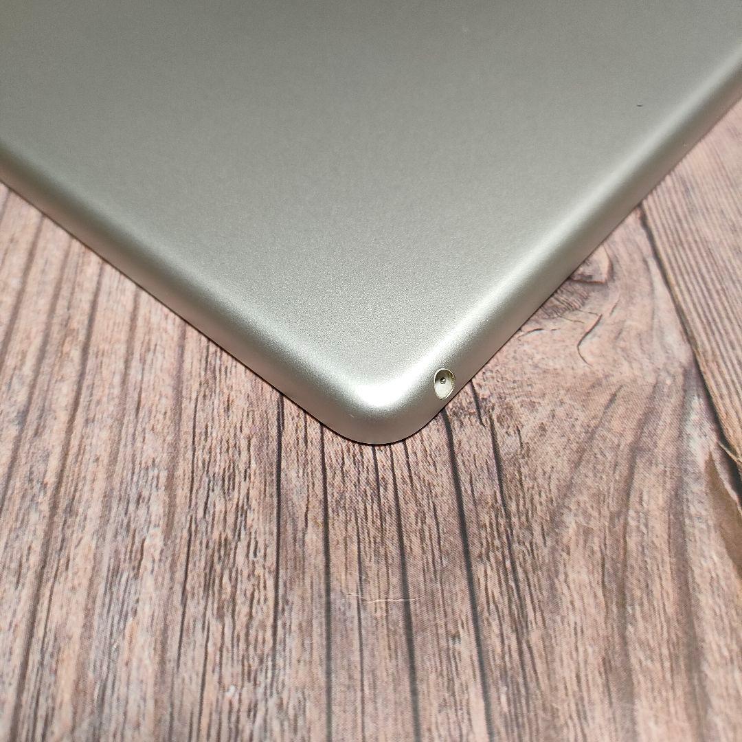 iPad 第7世代 32GB シルバー 新品近い