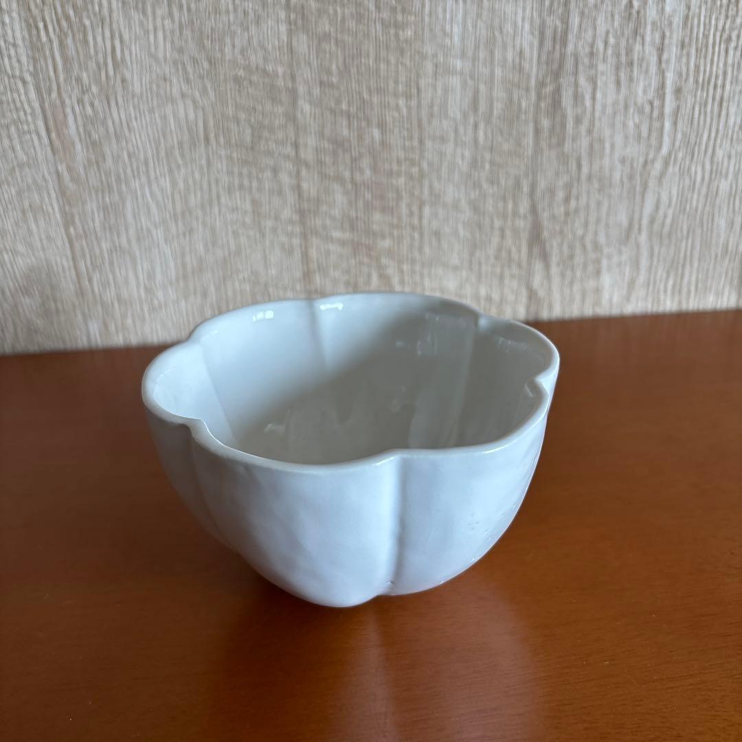 内田鋼一氏作 白釉bowl(輪花)