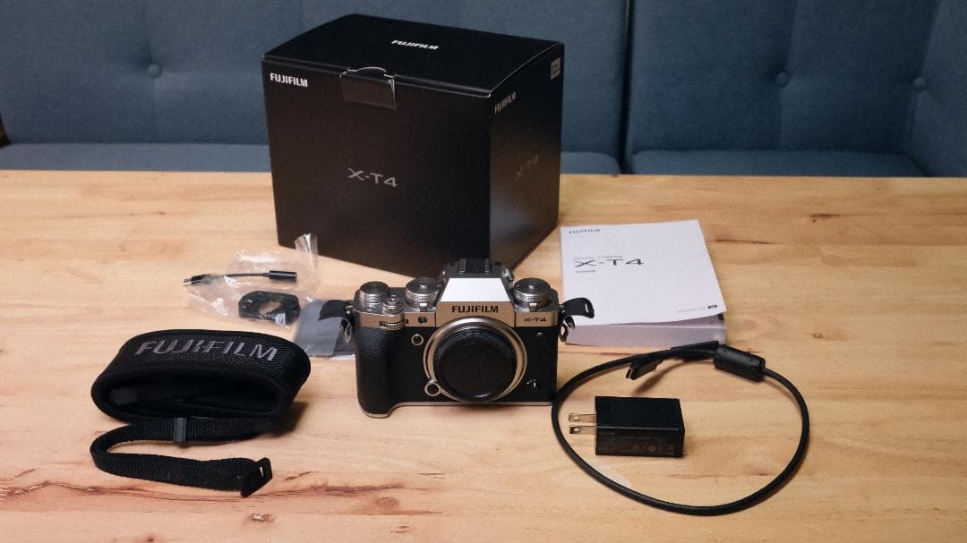 【修理点検済】FUJIFILM (フジフイルム) X-T4 ボディ　シルバー