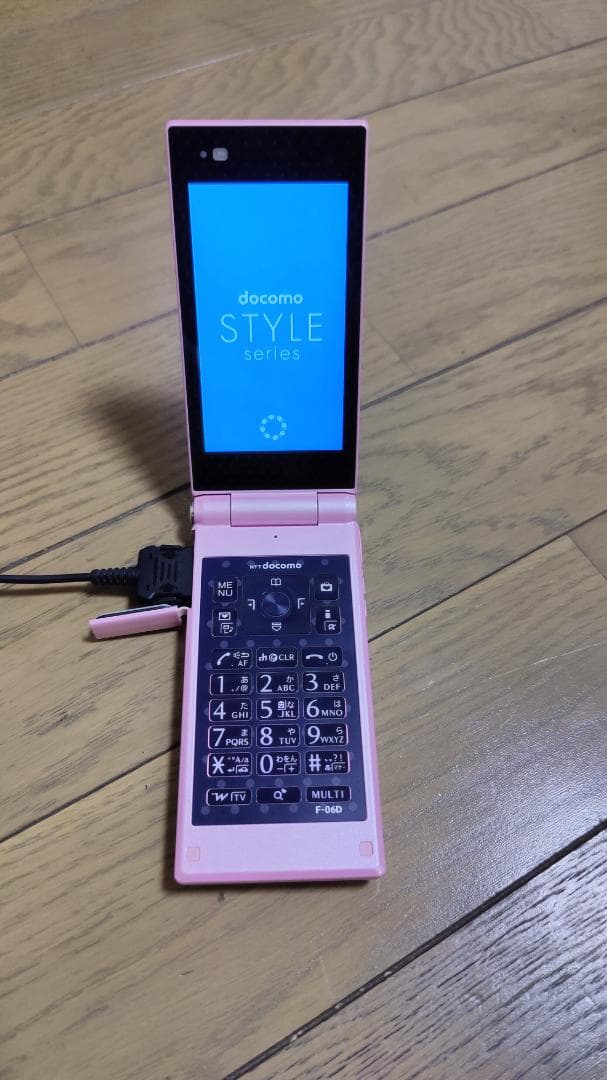 希少⭐️ ドコモ docomo F-06D ハッピーピンク 動作確認済み