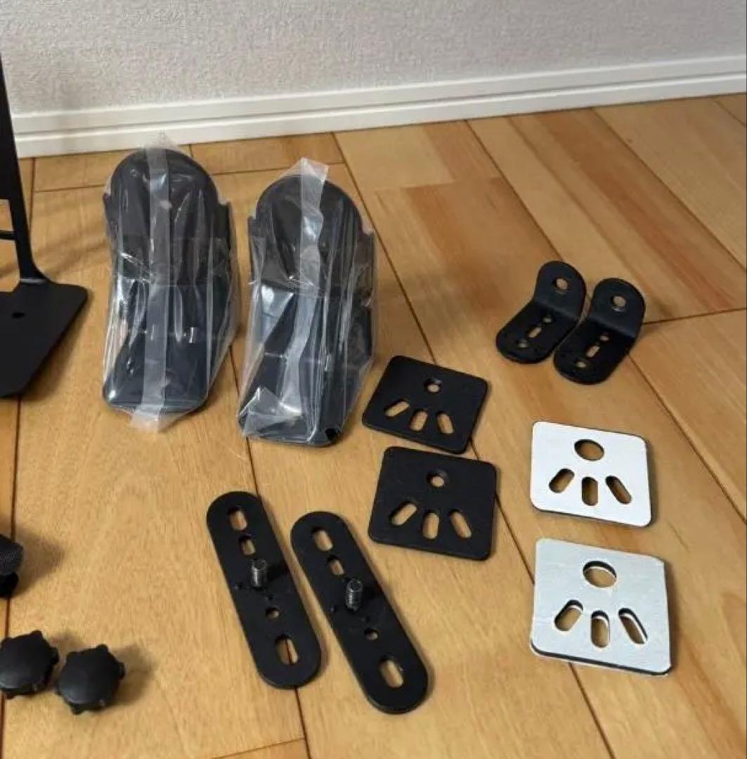 【送料込み、値下げ】SANUS高さ調節スピーカースタンド、2個セット