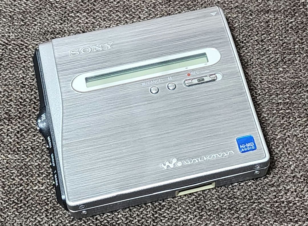 ポータブルプレーヤー SONY Hi-MD WALKMAN MZ-NH1