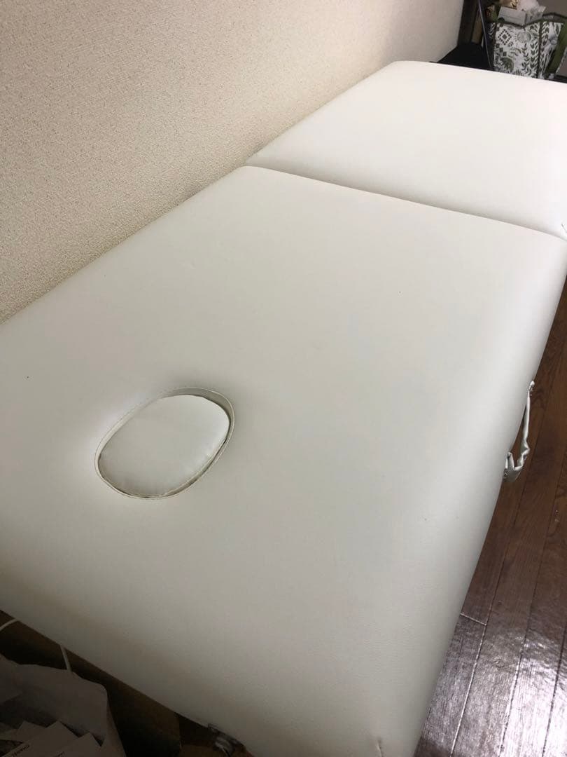 折りたたみエステベッドホワイト ビューティーガレージ
