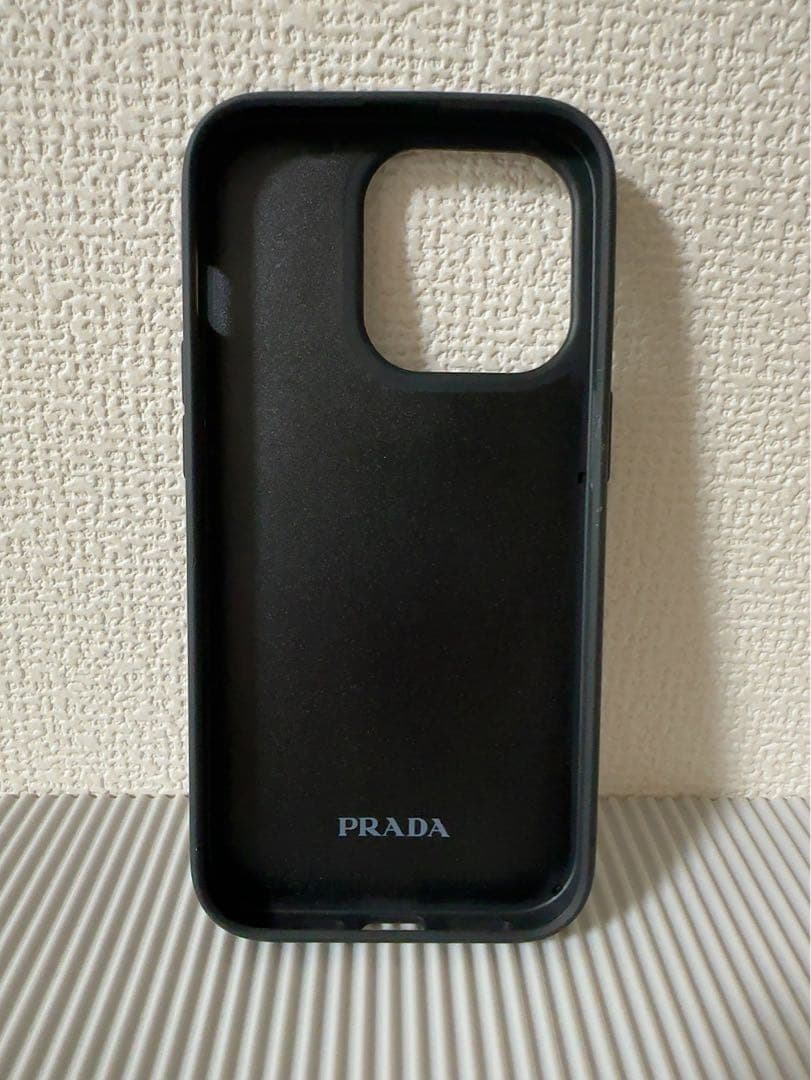 PRADA ブラックレザー iPhone 14pro ケース