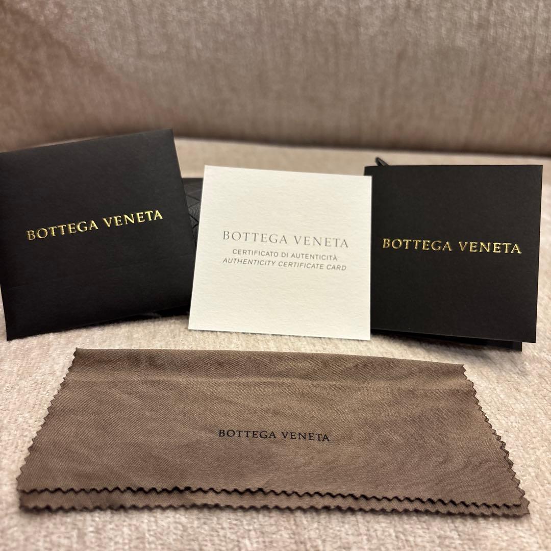 Bottega Veneta Sunglass ブラウン　イントレチャート