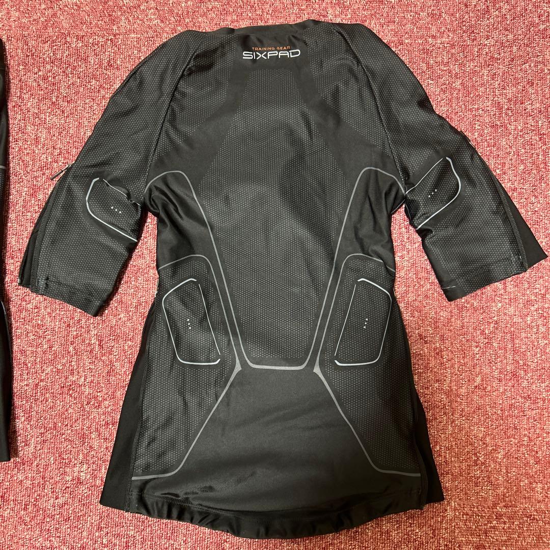 SIXPADパワースーツ　レディース　上Sサイズ下Mサイズ