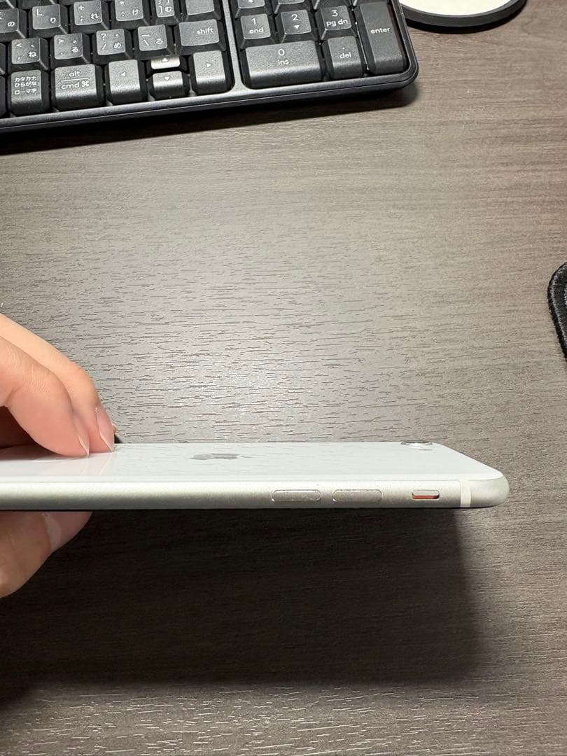 し*ね様 iPhone se2 64GB SIMフリー