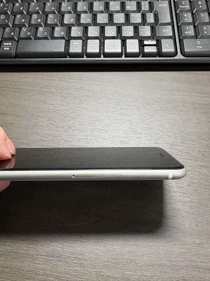 し*ね様 iPhone se2 64GB SIMフリー