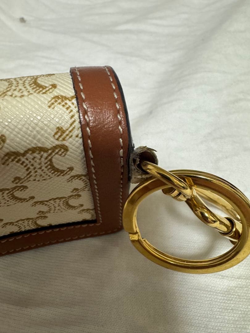 CELINE AirPodsケース トリオンフ ホワイトタン