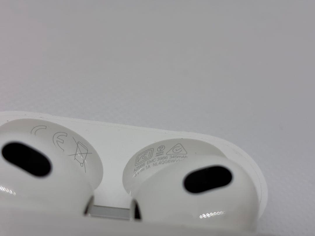 AirPods 第3世代（Lightning充電ケース付き）　動作品