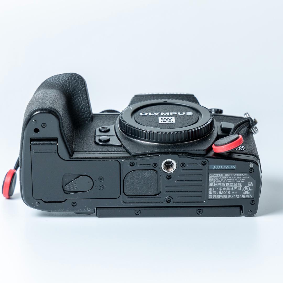 OLYMPUS OM-D E-M1 MarkIII 本体と付属品