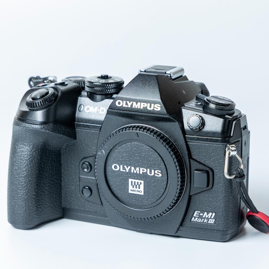 OLYMPUS OM-D E-M1 MarkIII 本体と付属品