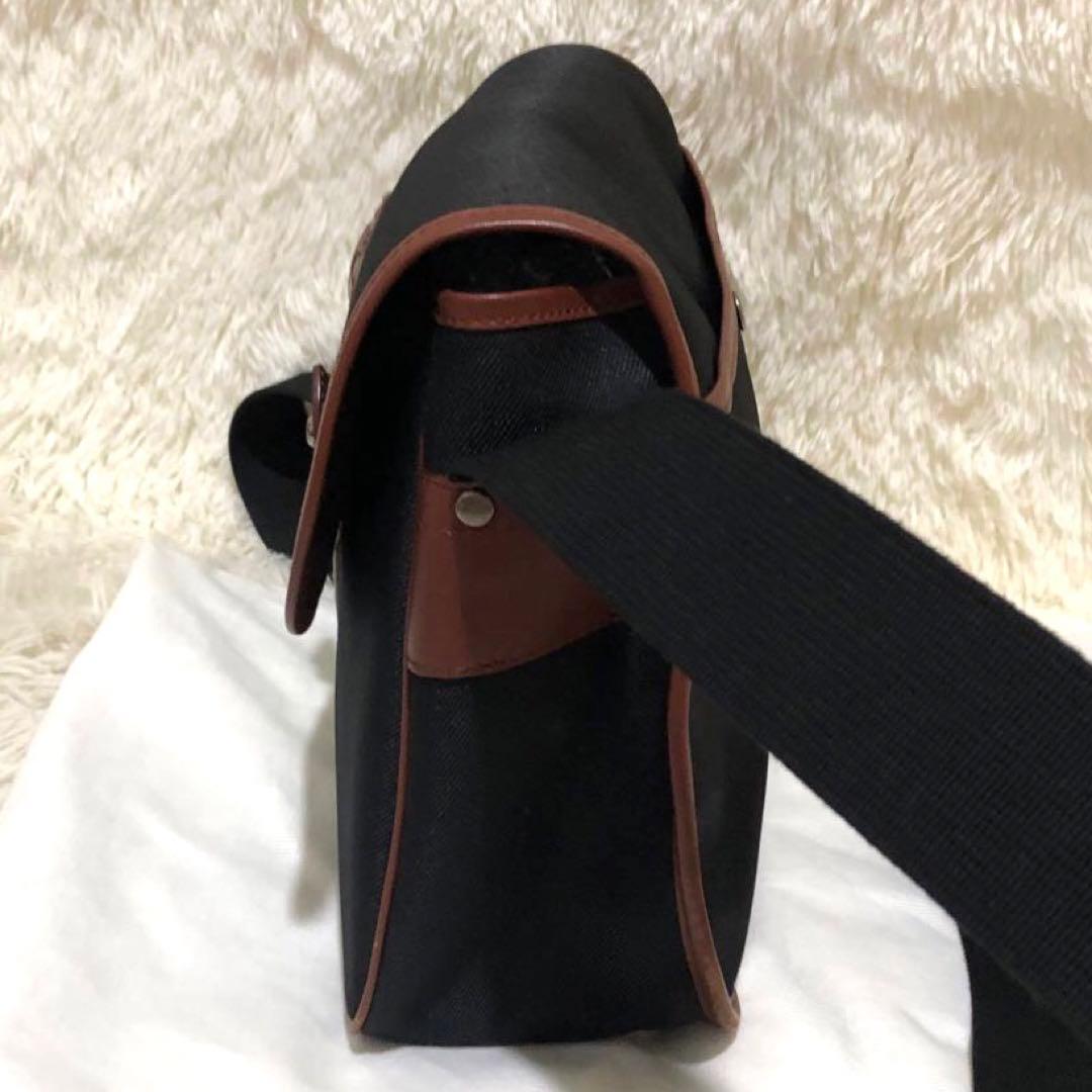 未使用✨ハンティングワールド サファリ　メッセンジャーバッグ