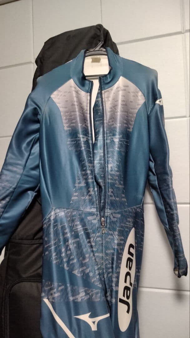 ミズノ 競技スキー用ワンピース＋ハーフパンツ（M） FIS規格