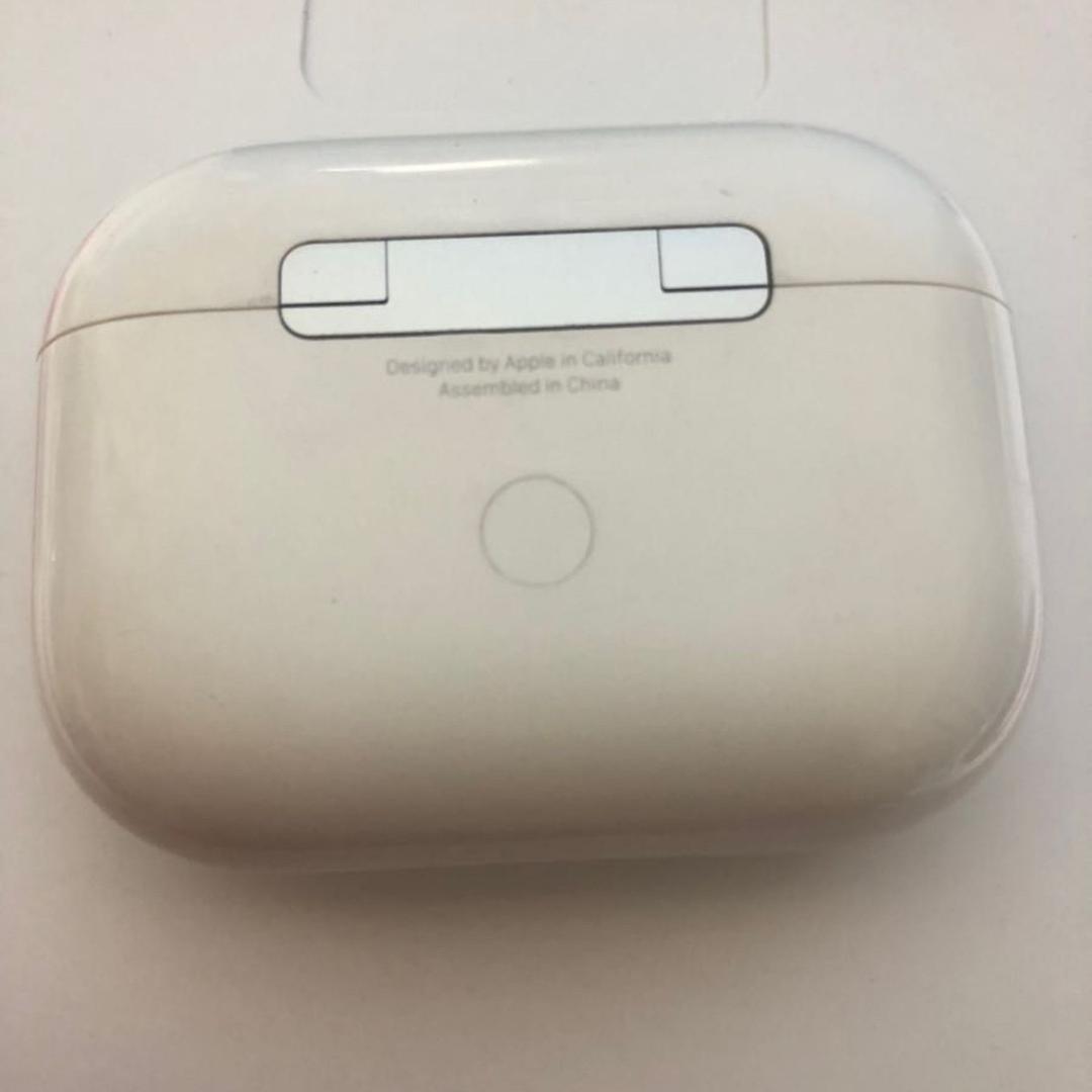 美品♡AirPodsPro第1世代A2190充電ケースのみ