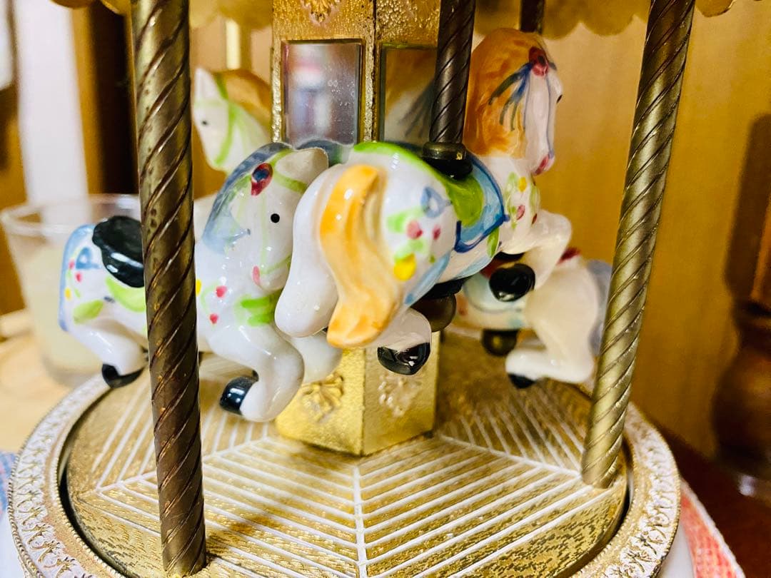 Sankyo オルゴール　陶器製メリーゴーランド