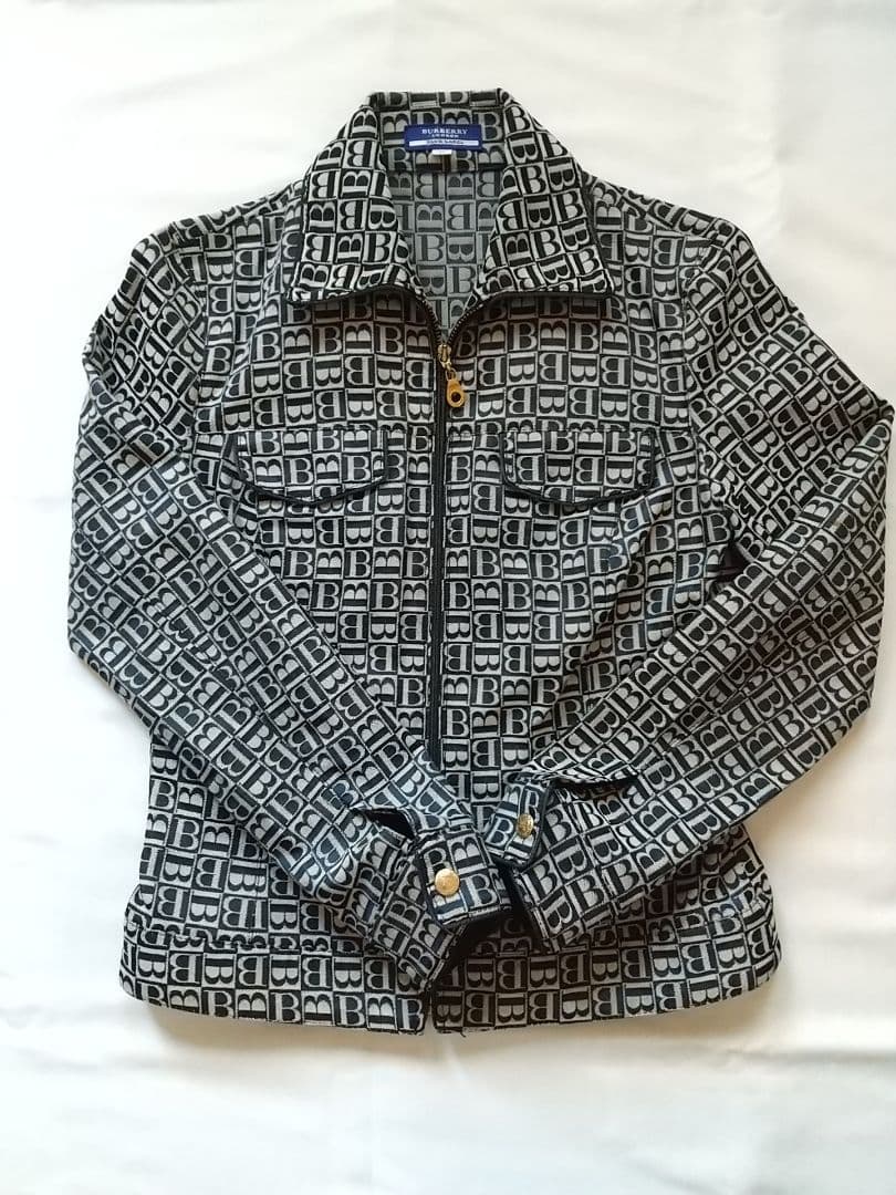 ※Mimiさん※バーバリー　ロゴＧジャン