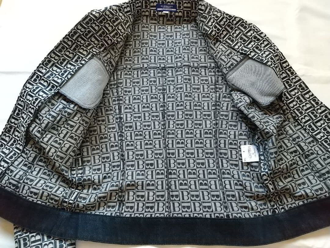 ※Mimiさん※バーバリー　ロゴＧジャン