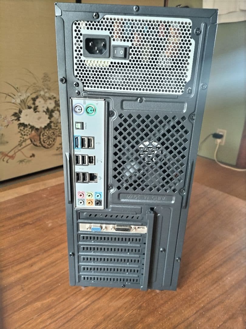 ■ミニタワー型デスクトップPC　キーボード＆ワイヤレスマウス付き