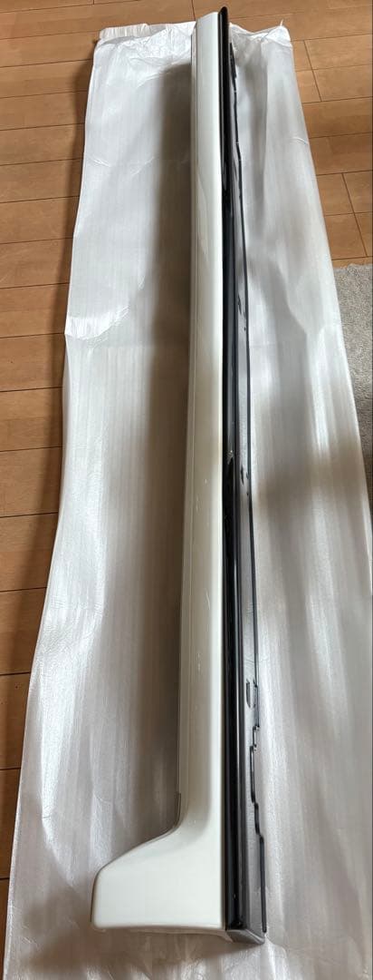 専用　MPV （LY3P）新品マツダスピードサイドスカート左側 取り付け金具付