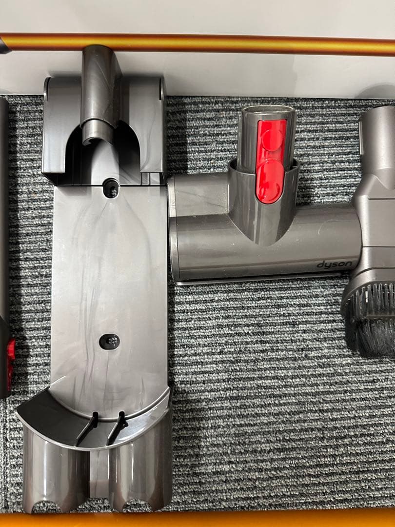 ⭐️動作確認済⭐️ Dyson V8 Fluffy ダイソン 掃除機 コードレス