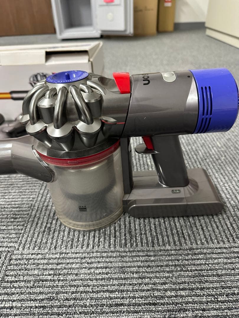 ⭐️動作確認済⭐️ Dyson V8 Fluffy ダイソン 掃除機 コードレス