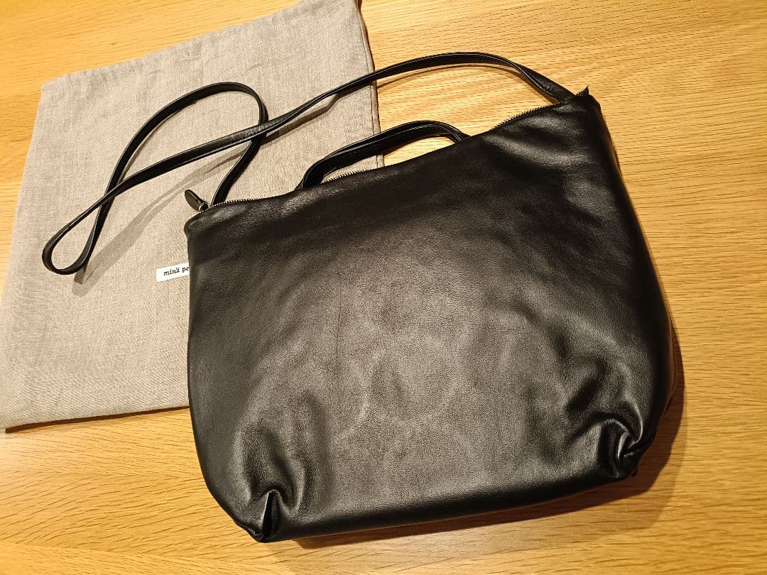 ミナペルホネン kostea bag M ブラック　タンバリン