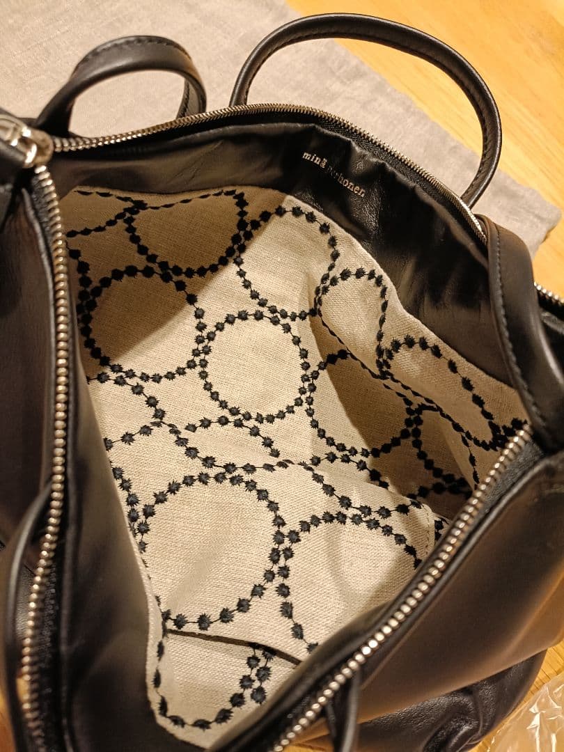 ミナペルホネン kostea bag M ブラック　タンバリン