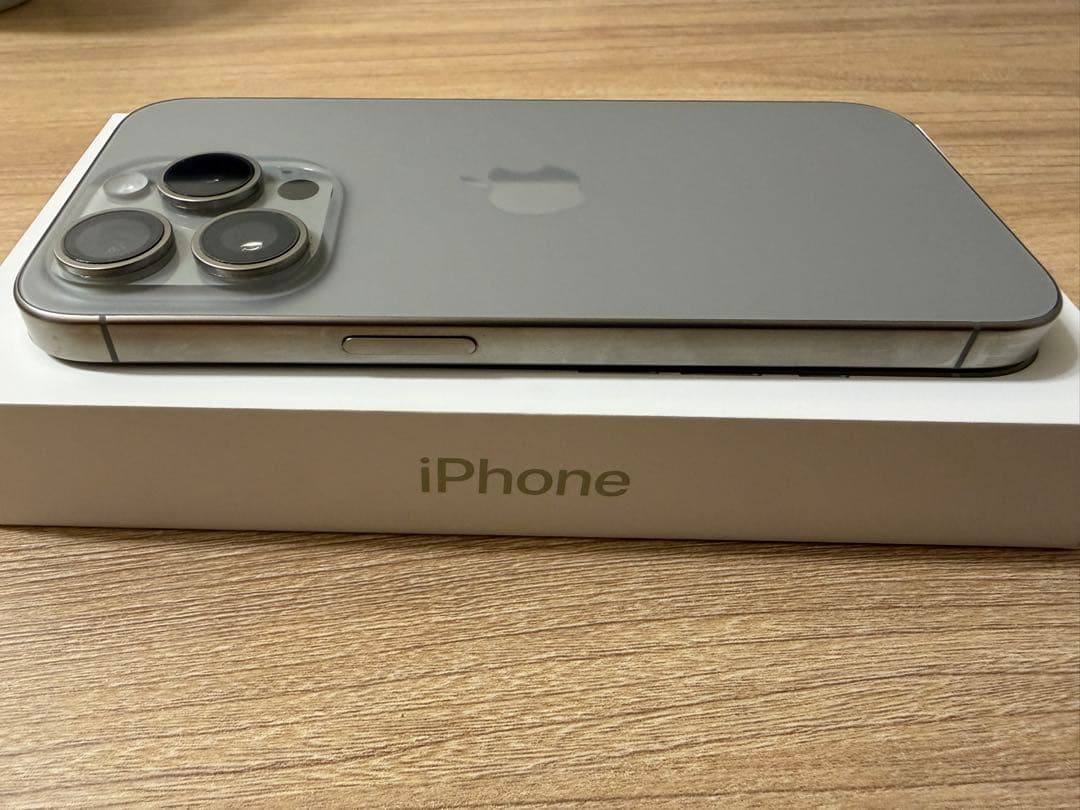 iPhone 15Pro 128GB ナチュラルチタニウム本体