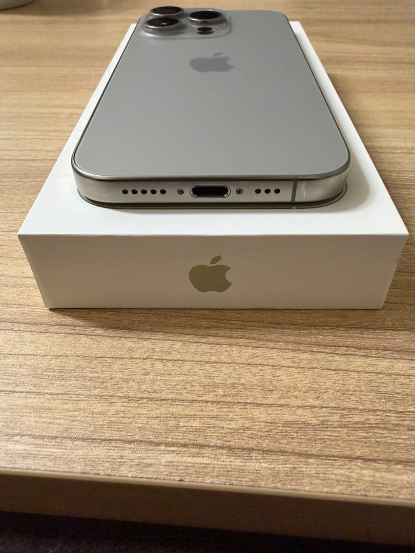 iPhone 15Pro 128GB ナチュラルチタニウム本体