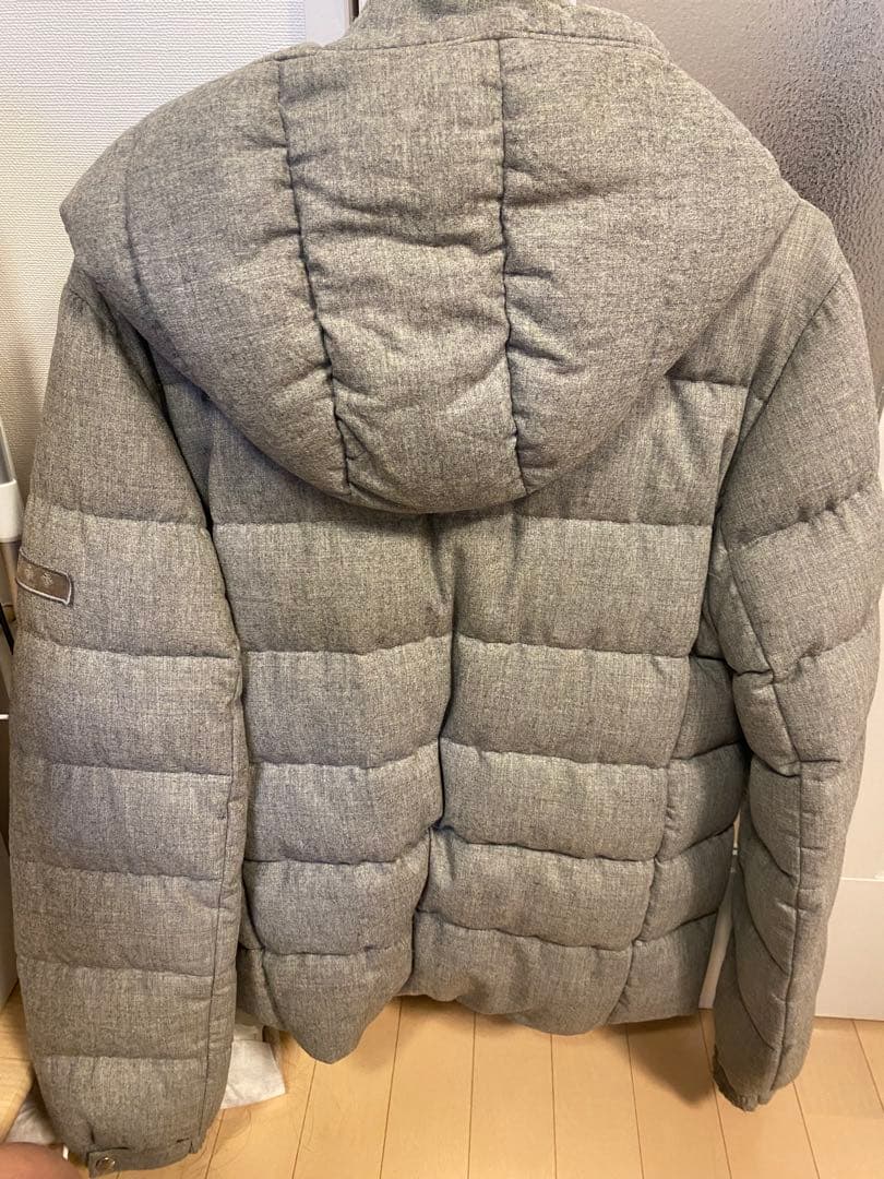 TATRAS フード付きグレー ダウンジャケット