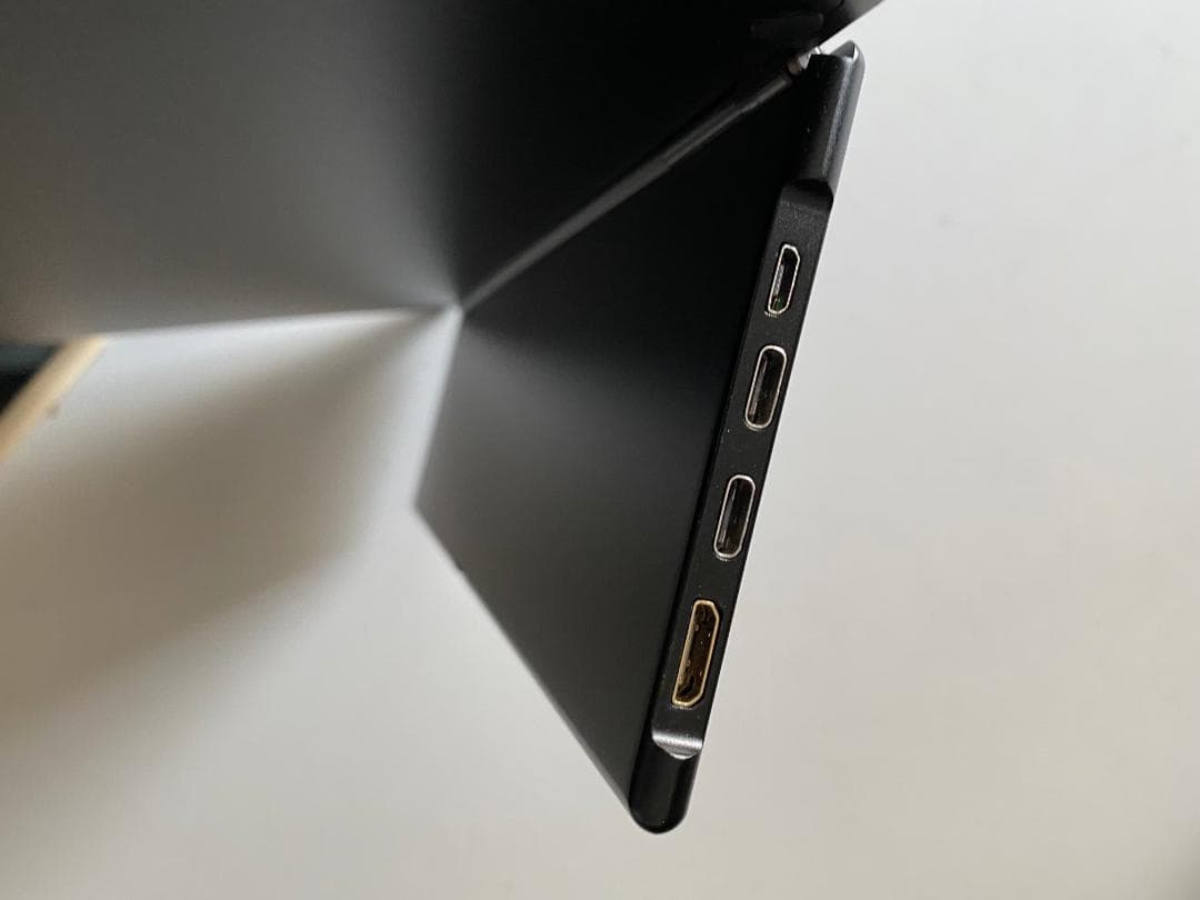 EWEI 4K OLED 有機EL モバイルモニター　15.6インチ