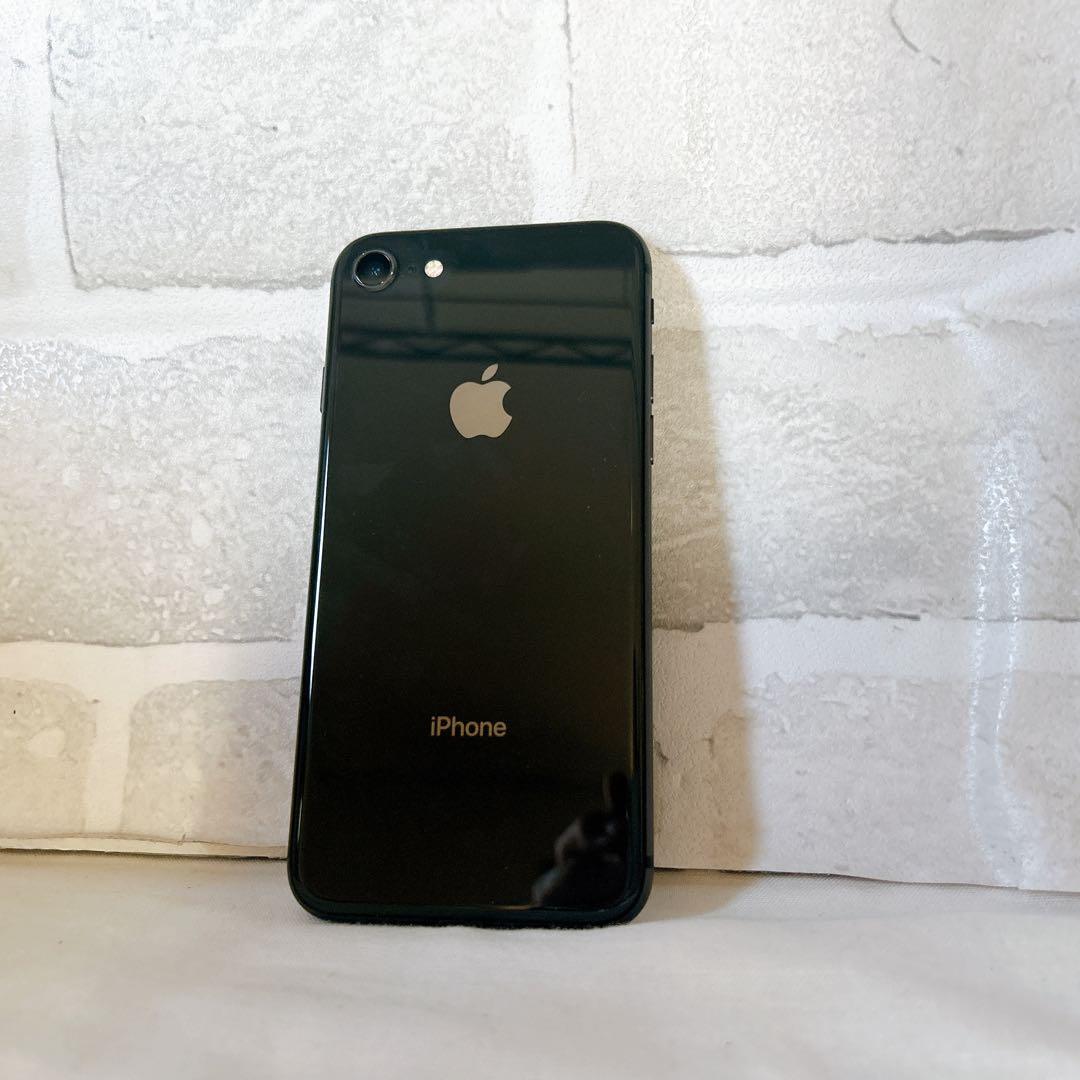 Apple iPhone 8 ブラック 本体　64GB