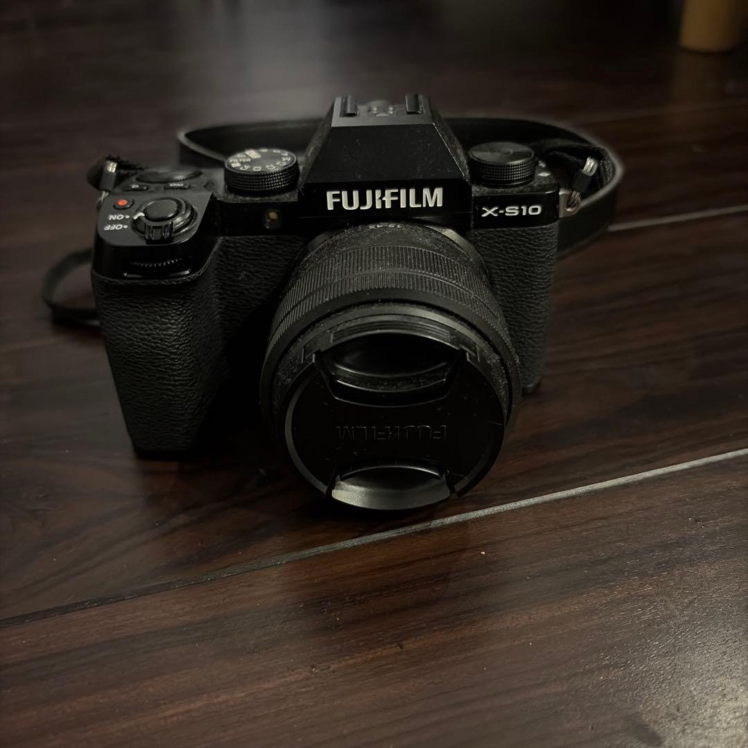 FUJIFILM X-S10 ミラーレス一眼