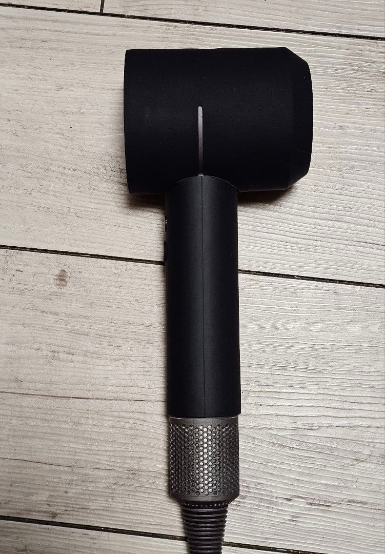 週末限定新品黒シリコンカバー付　ダイソン　メンテナンス済み　Dyson hd08