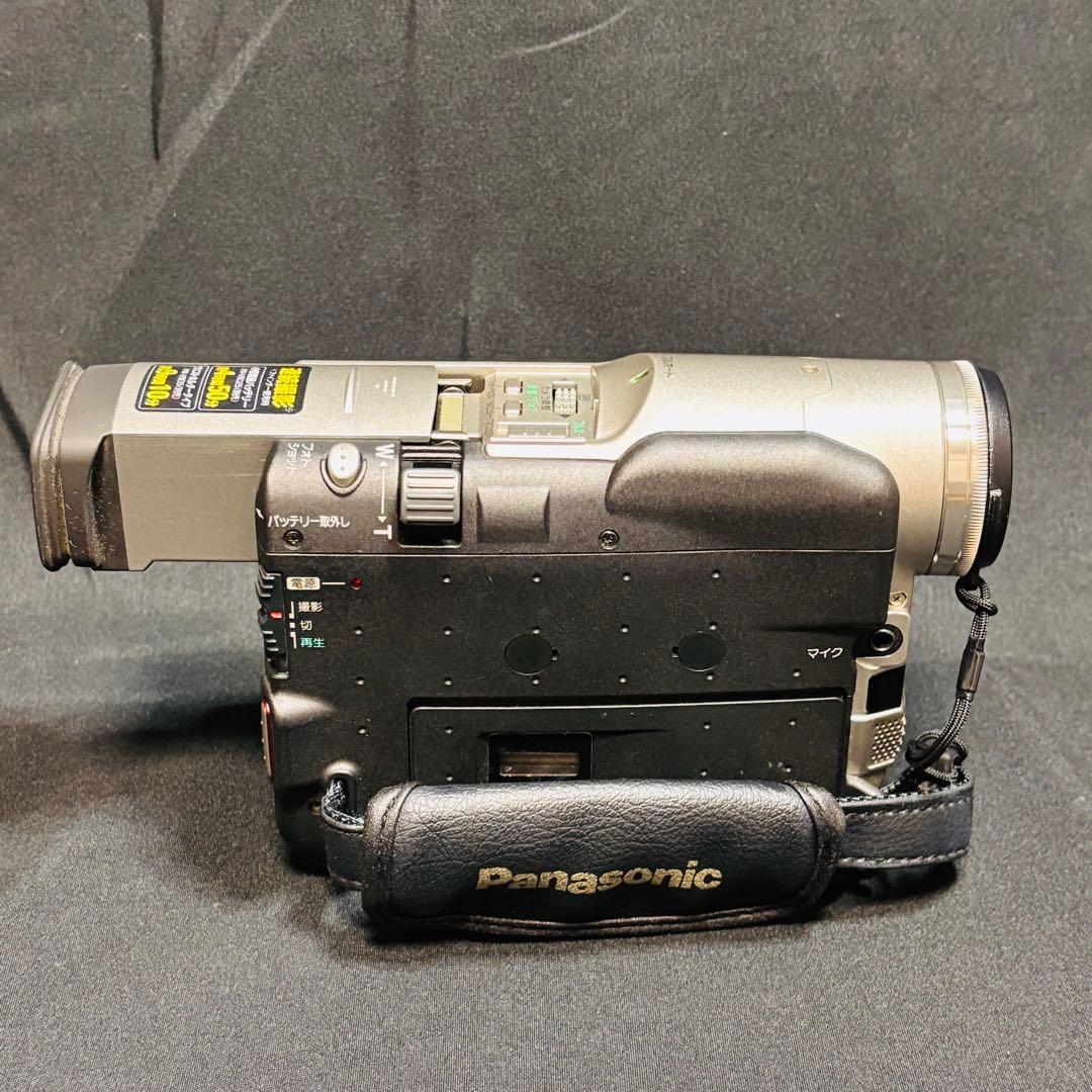 美品 箱付き パナソニック デジタル ビデオカメラ NV-DS9