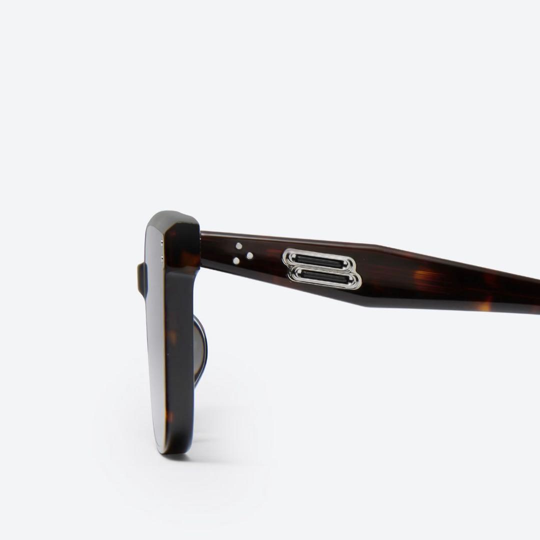 ジェントルモンスター　tote T1