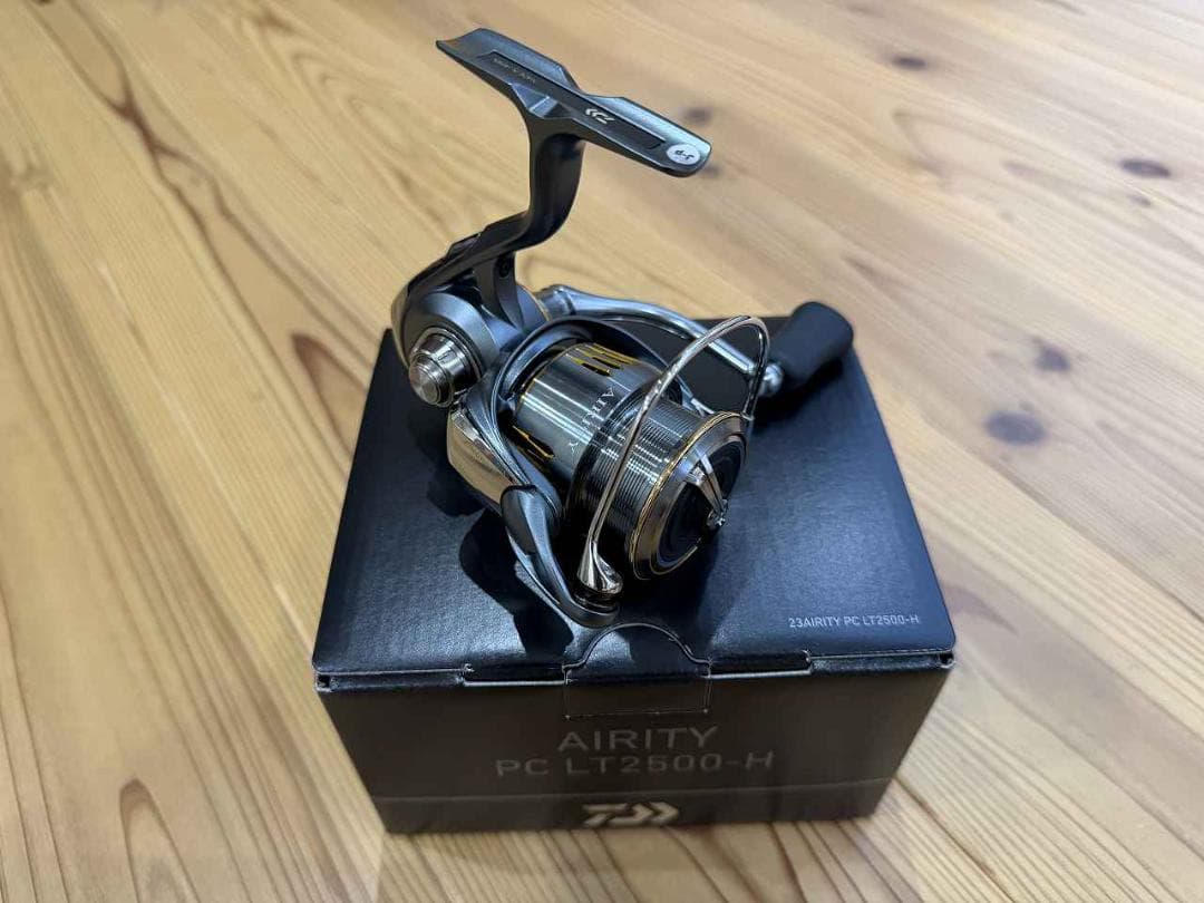 ダイワ 23エアリティ PC LT2500-H 極美品