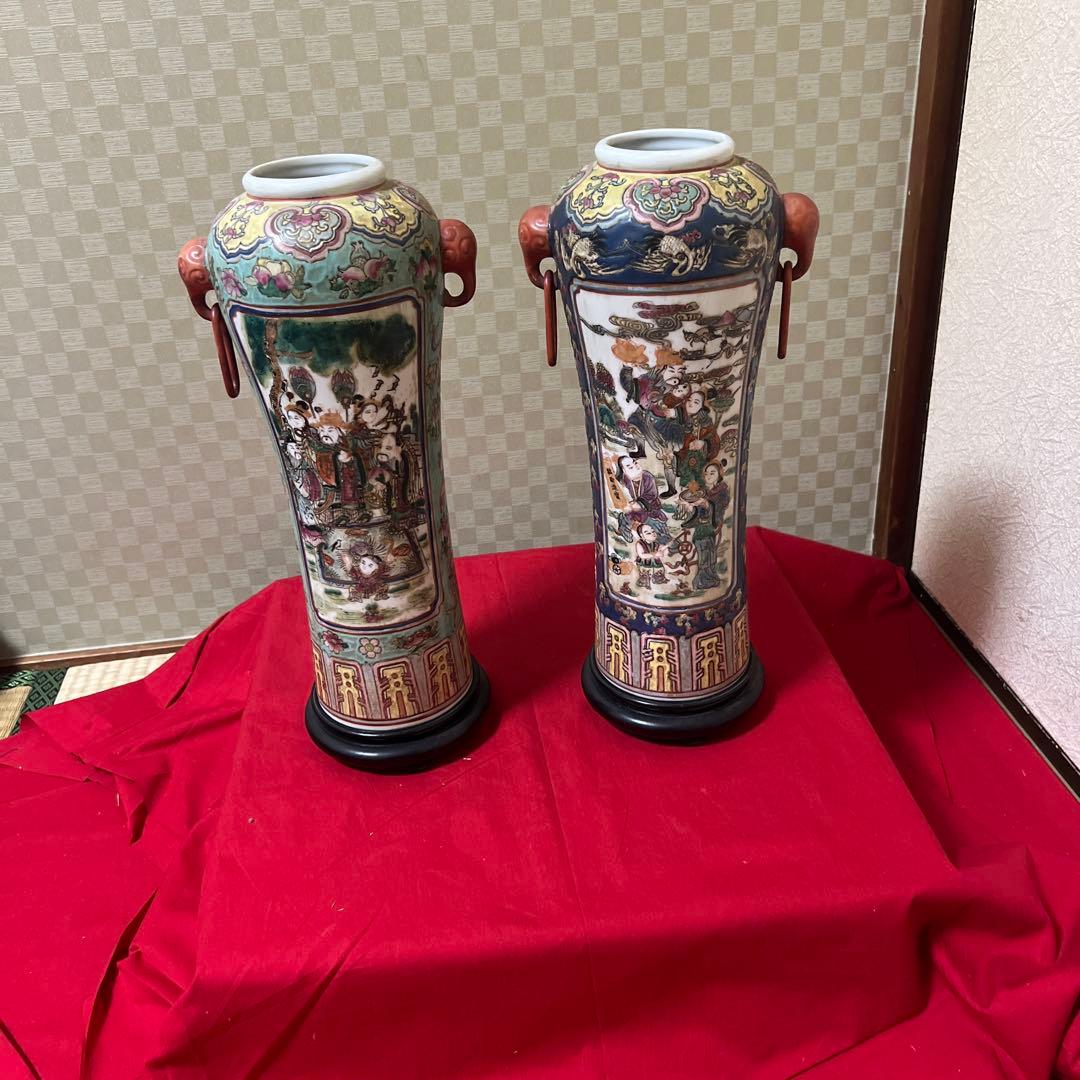 大清嘉慶年製　中国の武神が描かれた双耳付きの人物花瓶です。﻿骨董　アンティーク