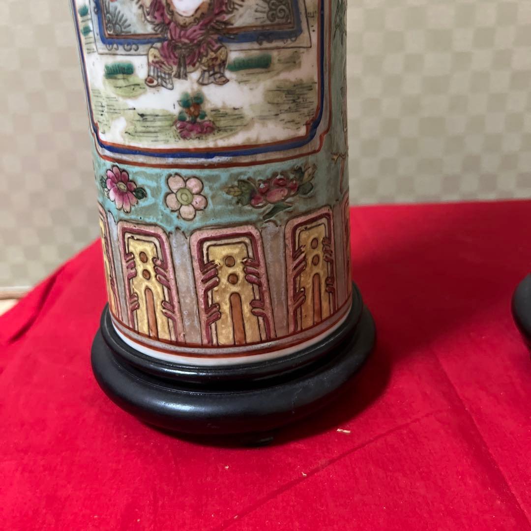 大清嘉慶年製　中国の武神が描かれた双耳付きの人物花瓶です。﻿骨董　アンティーク