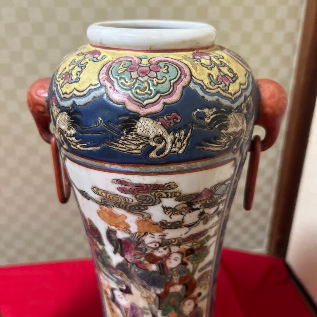 大清嘉慶年製　中国の武神が描かれた双耳付きの人物花瓶です。﻿骨董　アンティーク