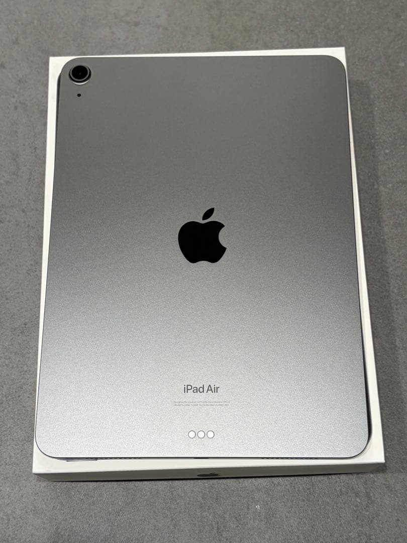 iPad Air（第5世代） スペースグレー 本体　（＋ ケースカバー等）