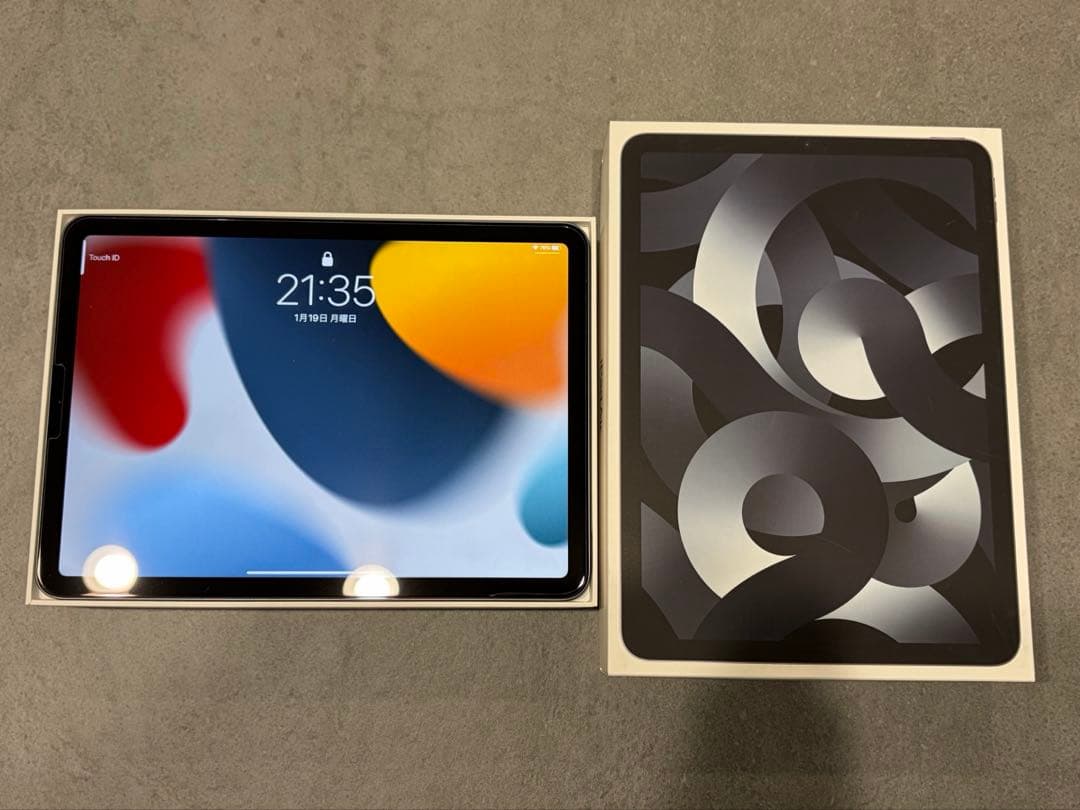 iPad Air（第5世代） スペースグレー 本体　（＋ ケースカバー等）