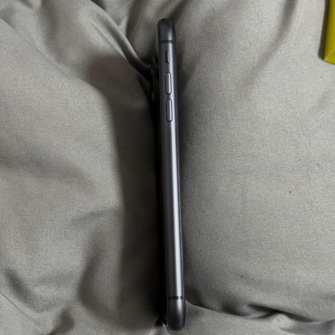 iPhone 11 64GB SIMフリー バッテリー100% & アクセサリー